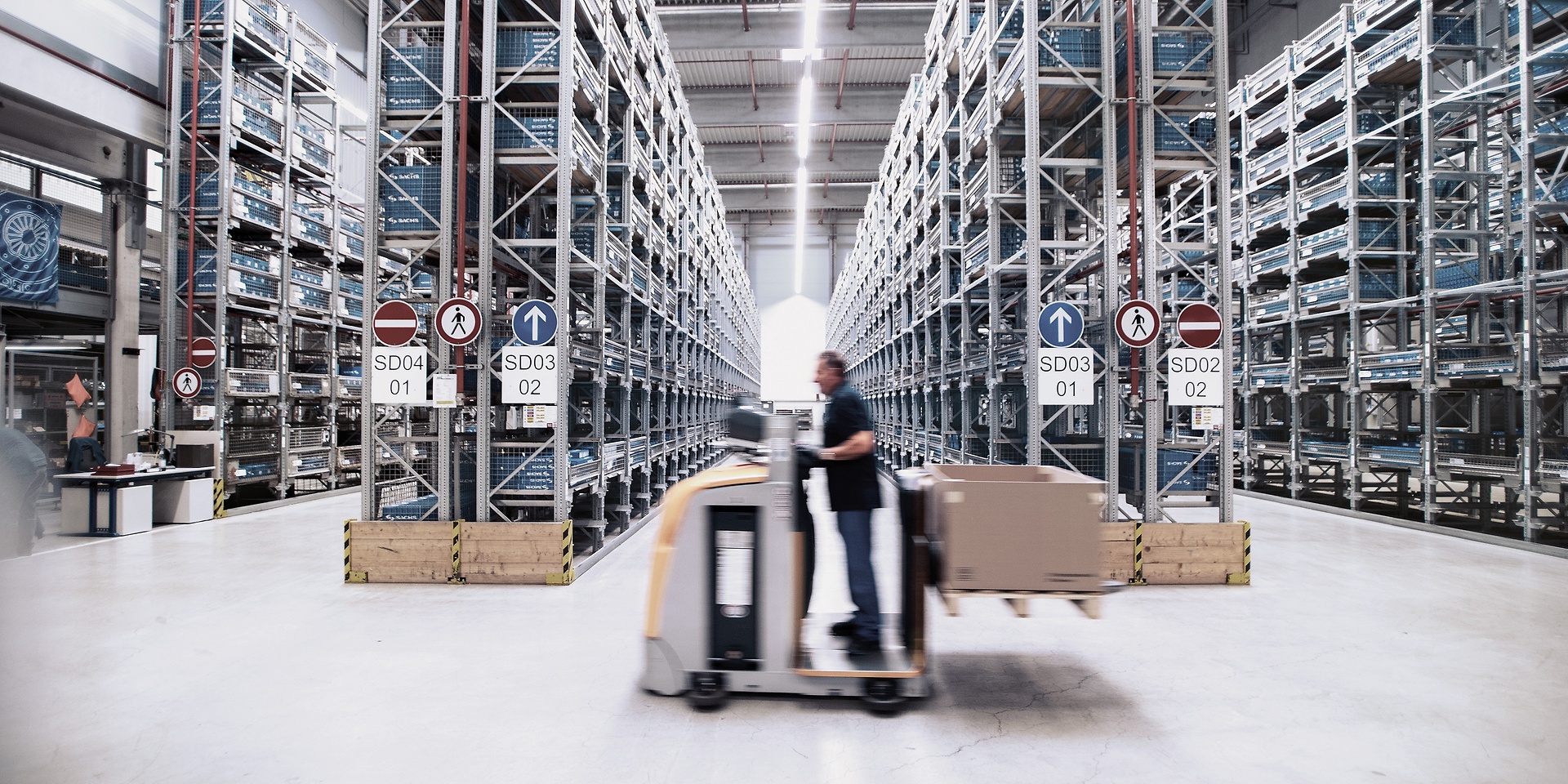 Warehouse Schweinfurt Banner Amigo Logistica