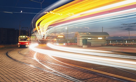 Binario del tram di notte