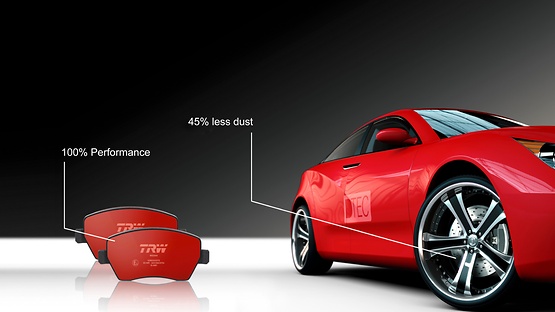 Pastilhas de travão TRW DTEC e automóvel desportivo vermelho