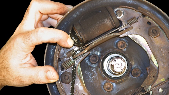 leaking wheel cylinder test