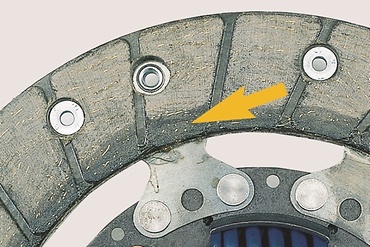 SACHS clutch with slightly oily facings