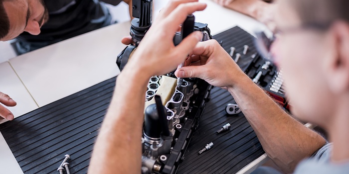 Onsite training for automotive professionals